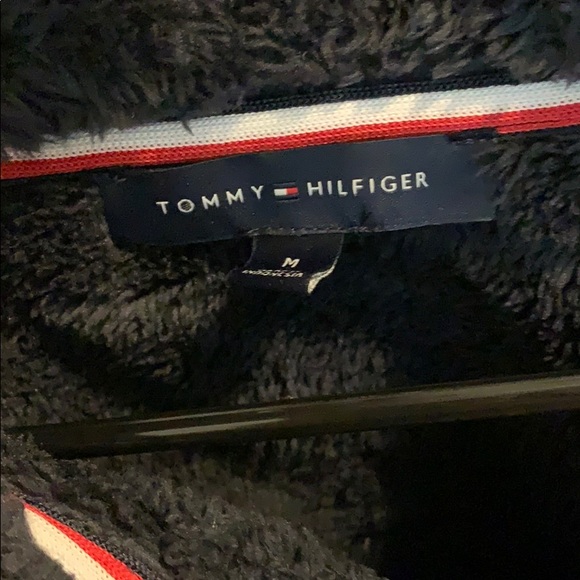 Tommy Hilfiger Sherpa Half Zip w/ pockets - Picture 2 of 4